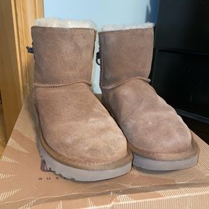 Ugg Tan Boots w/ Bow